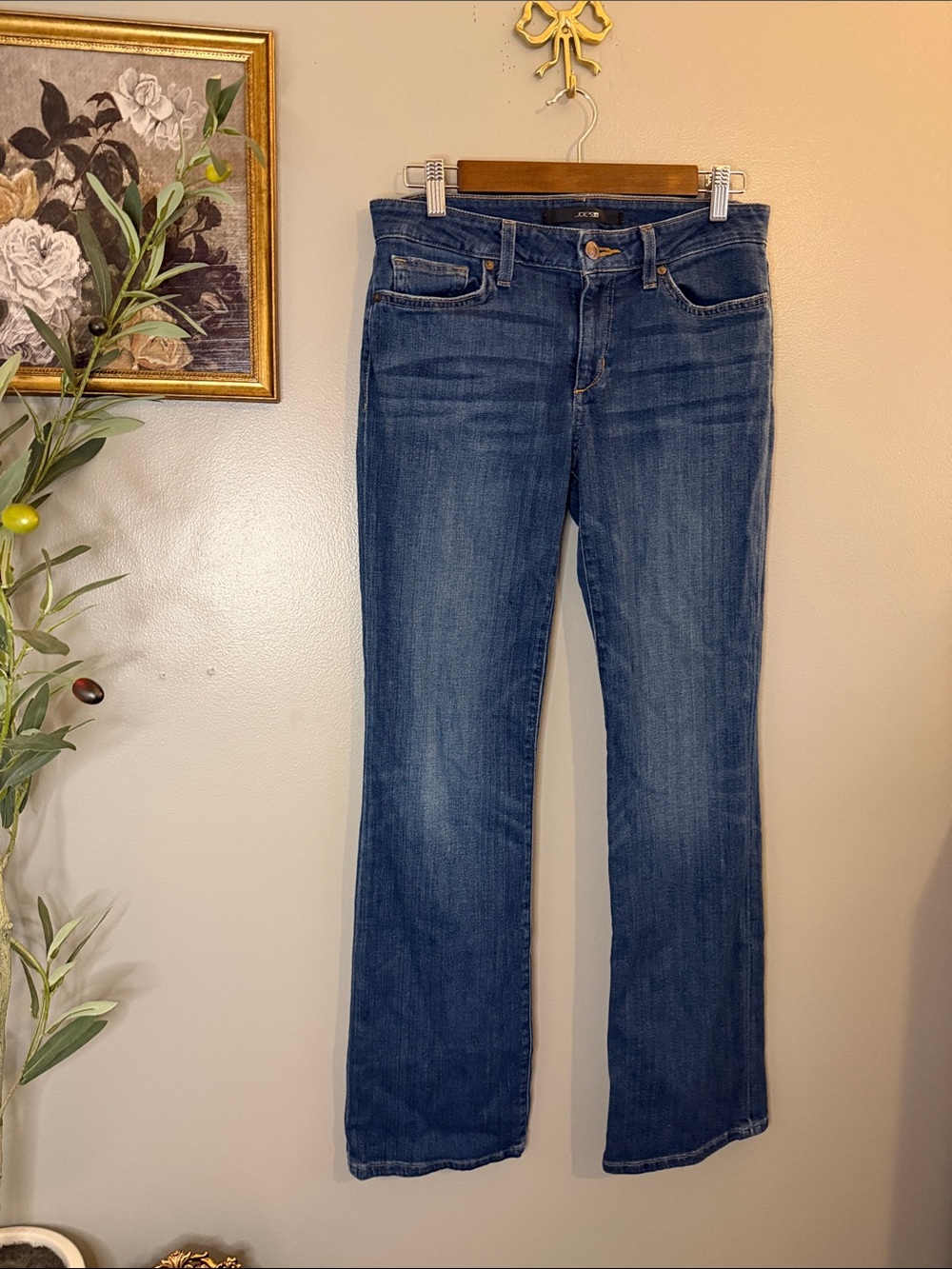 Joe’s Jeans Women’s Size 28 Medium Wash Bootcut Stretch Denim Jeans Classic Blue - Picture 3 of 8